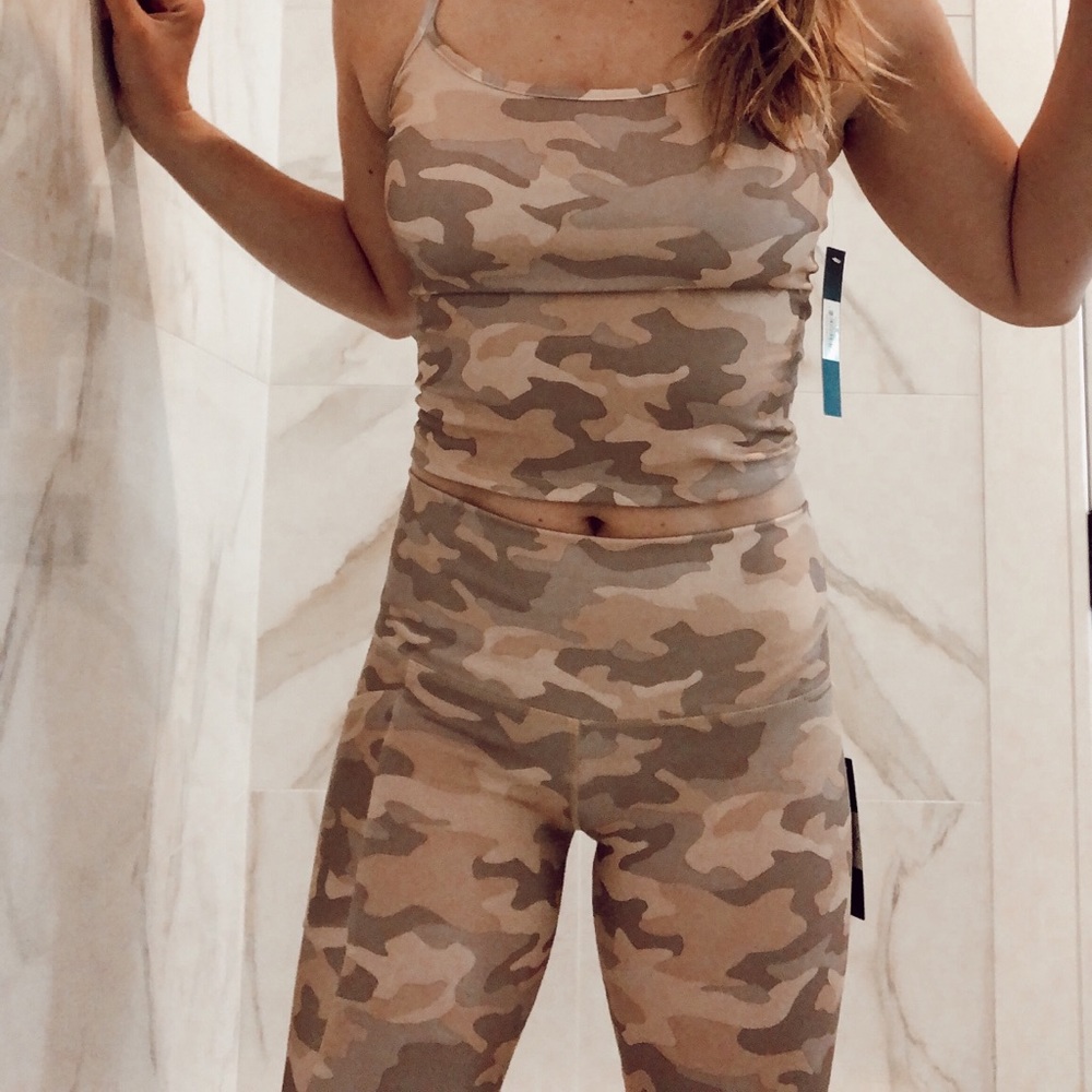 🍒 camo workout set🍒